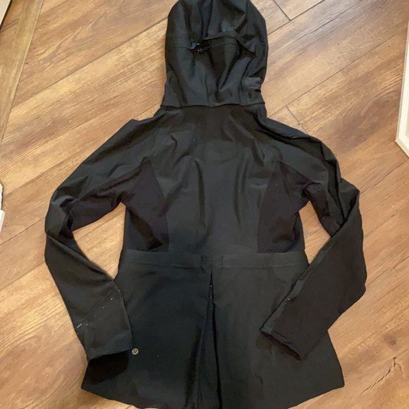 Lululemon Sleet Sprinter Jacket size 10 - Picture 7 of 9